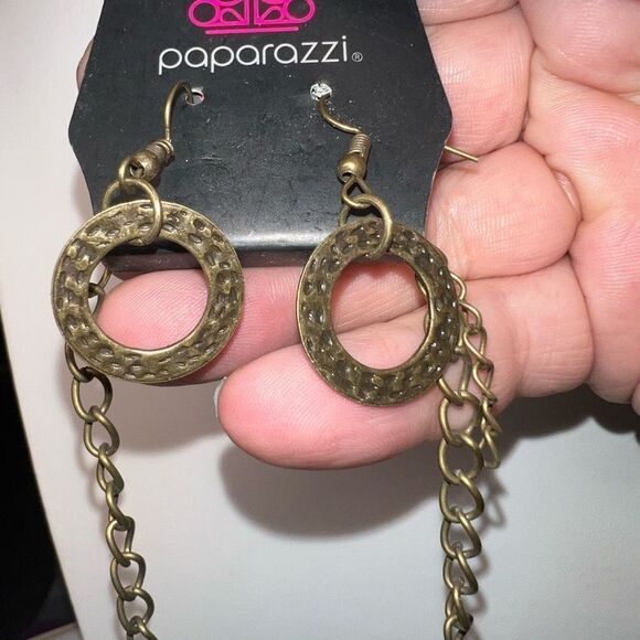 Paparazzi Bronzy Circular Necklace and Earring Set - Picture 4 of 4
